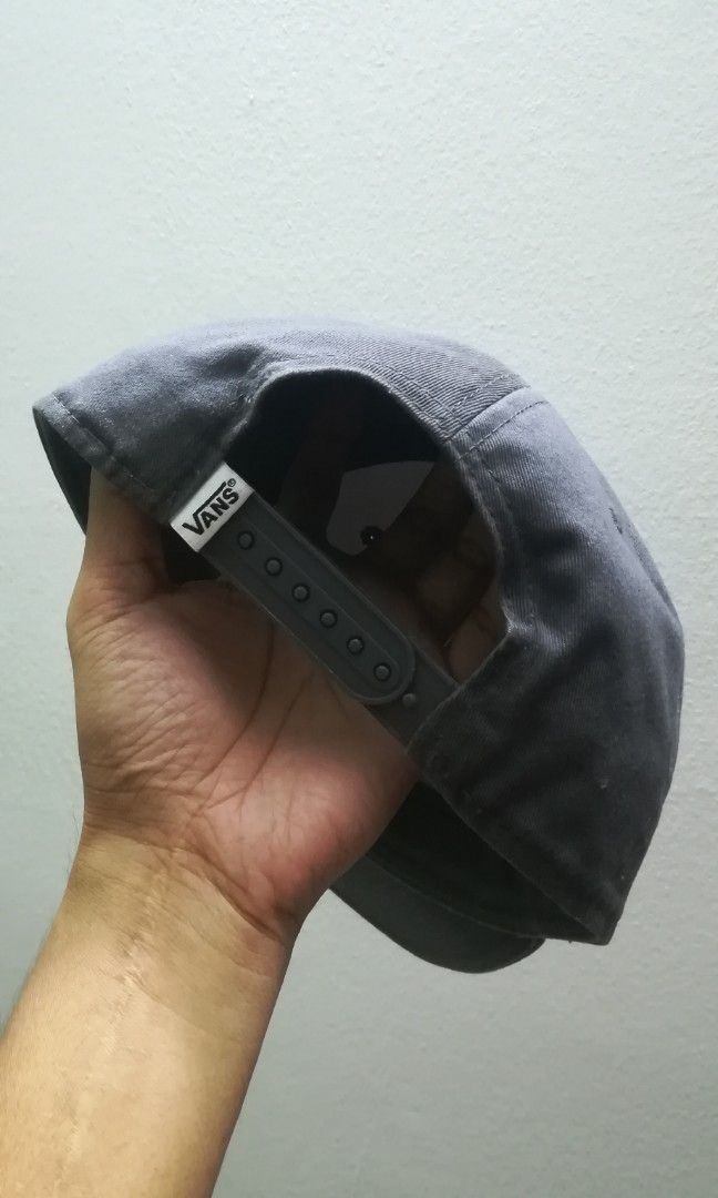 Vans off the wall deals flat caps