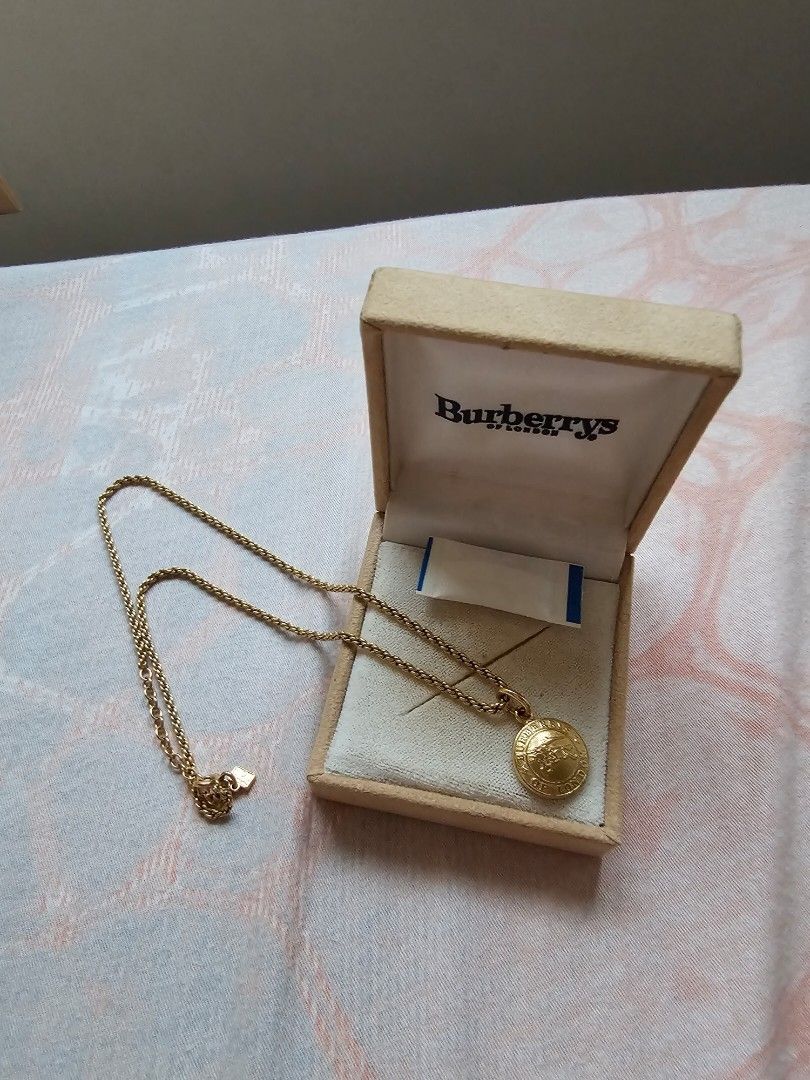 Burberry Necklace Vintage (Category: Luxury Accessories) located in Davao. Submitted by declutter14 (Listing ID 1261655898, Image 2). Description: SUPER RARE Vintage Authentic Burberrys Necklace with box PASS SA BARAT, MAARTE DIRECT SHIPPING SG TO PH SO WAG BARAT MAHAL ANG SF. 8,800FREESF NA.