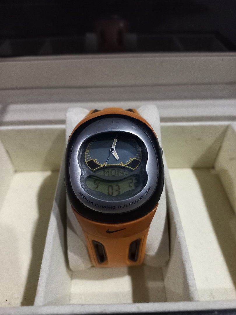 Nike store watch old