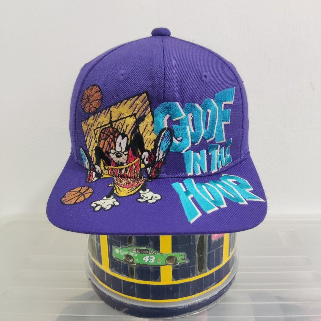 Vintage Snapback Goofy Disney Cap Men s Fashion Watches