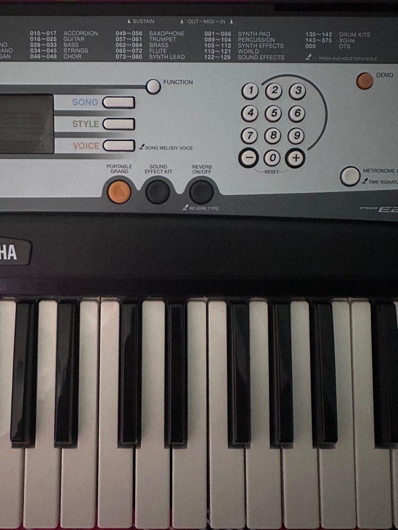 [well used] Yamaha Keyboard, Hobbies & Toys, Music & Media, Musical