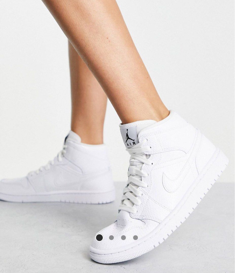 Wmns Air Jordan 1 Mid Triple White Nike US 8.5 女裝, 女裝, 鞋, 波