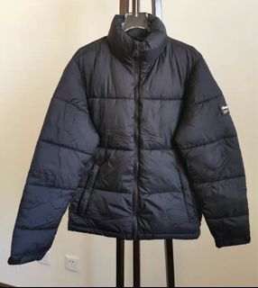(Category: ) located in . Submitted by the.outerwear (Listing ID 1261694395, Image 1). Description: .