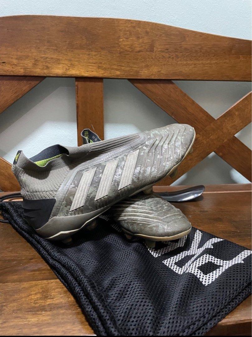 Predator 19 laceless top