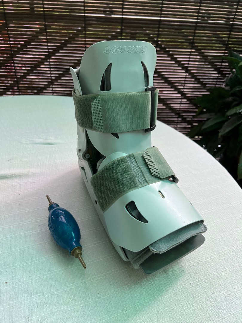 Aircast boot, Health & Nutrition, Assistive & Rehabilatory Aids