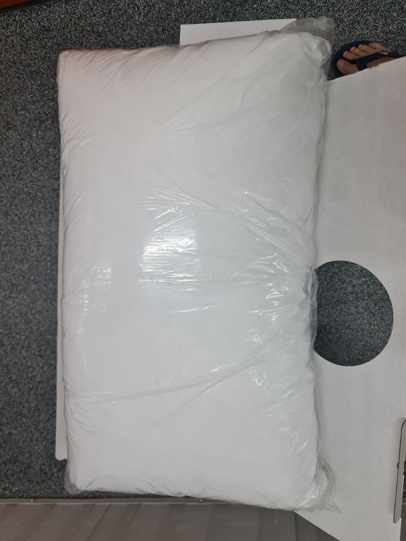 Akemiuchi Hooga Cloud microfiber pillow, Furniture & Home Living