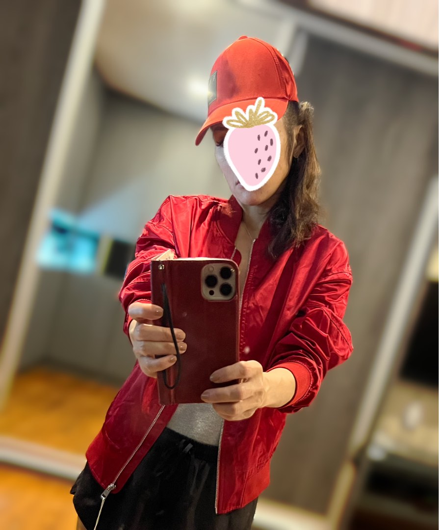 Red online cap jacket
