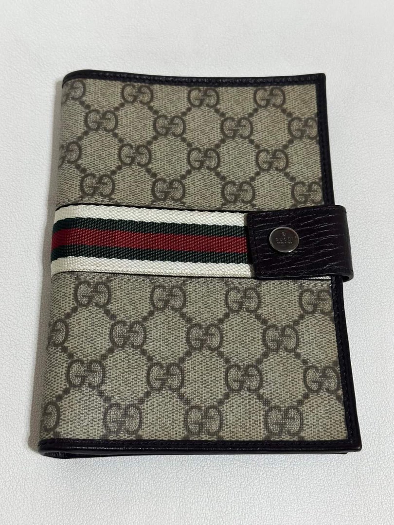 Authentic Gucci Passport Holder, Luxury, Bags & Wallets on Carousell