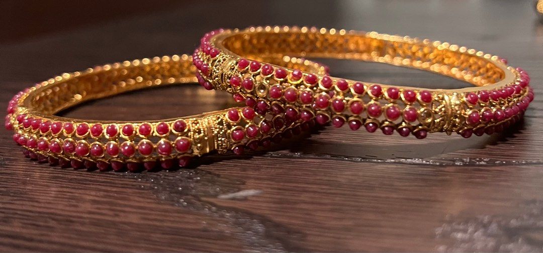 Costume top jewellery bangles
