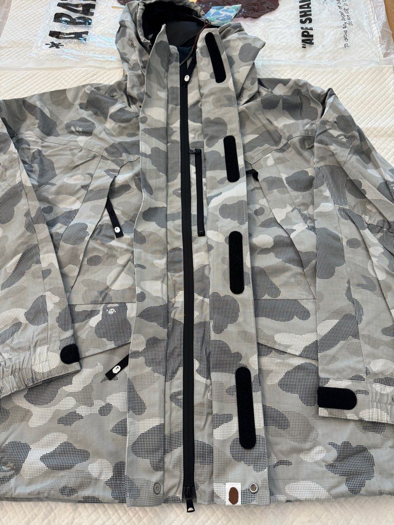 Bape 全新M碼dot camo snowboard jacket, 男裝, 外套及戶外衣服- Carousell