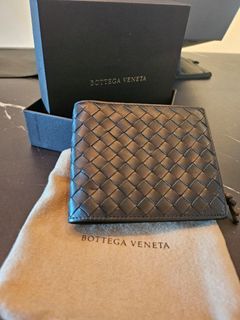 Louis Vuitton Arch Bag, Luxury, Bags & Wallets on Carousell
