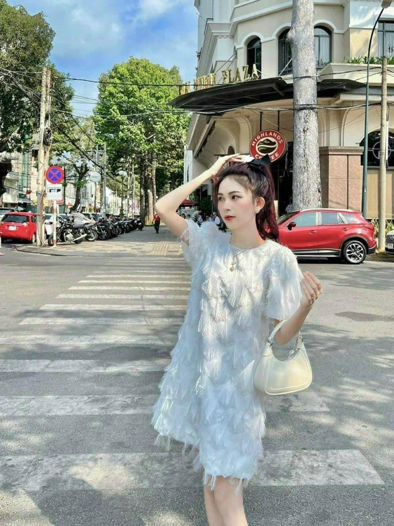 White on sale furry dress