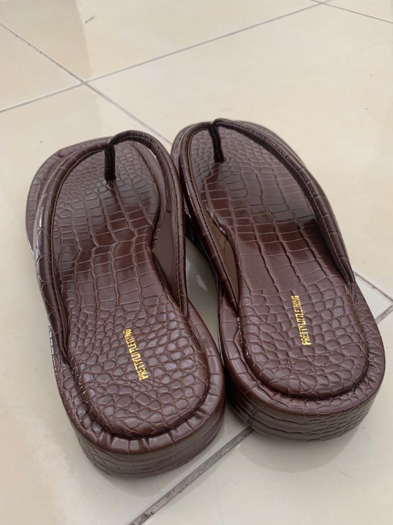 Pretty little store thing platform sandals