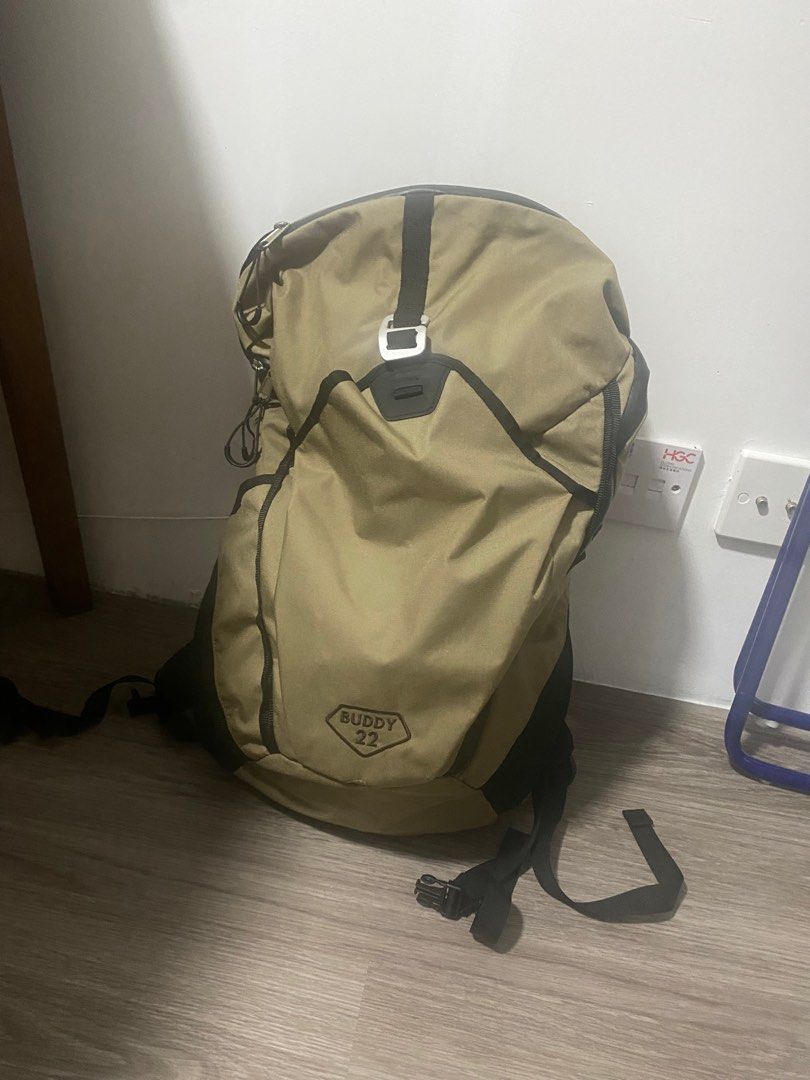 Buddy 22 backpack PaaGo works, 男裝, 袋, 背包- Carousell