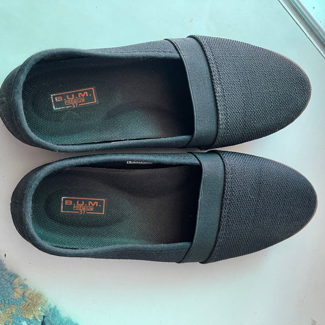 BUM sandal, Women's Fashion, Footwear, Flats on Carousell