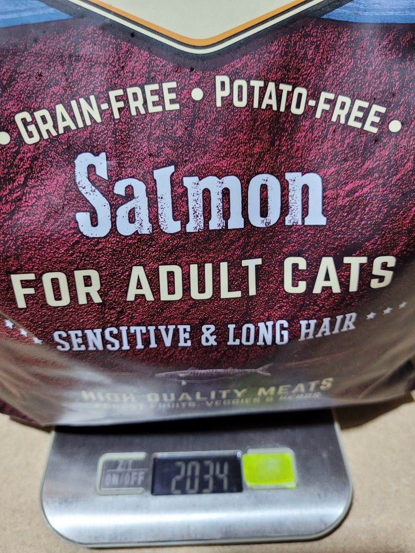 Carnilove cat salmon sensitive & long hair sale