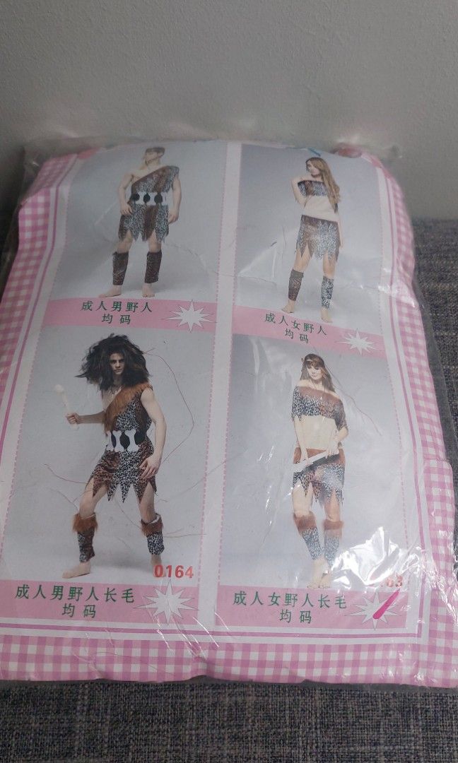 Cave Woman Costume (Category: Sets or Coordinates) located in Manila. Submitted by fourtiiin (Listing ID 1261786630, Image 1). Description: Size M-L nasukat lang pero di nagamit dahil di nakasama sa event. Free Crochet Bone accessory for Hair.