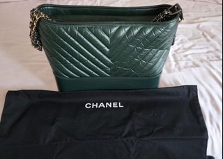 💚💛💯chanel Gabrielle small - forest green - unused, Luxury, Bags &  Wallets on Carousell