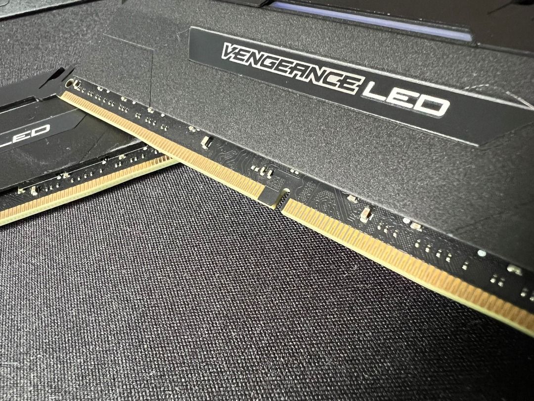 購入店舗 【未開封】CORSAIR VENGEANCE LPX DDR4 32GBx2 | www.barkat.tv