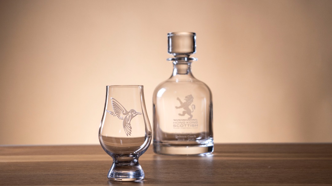 Custom glass engraving, 服務, 商務服務, 其他 Carousell