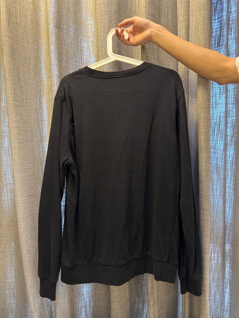 Divided sweatshirt top