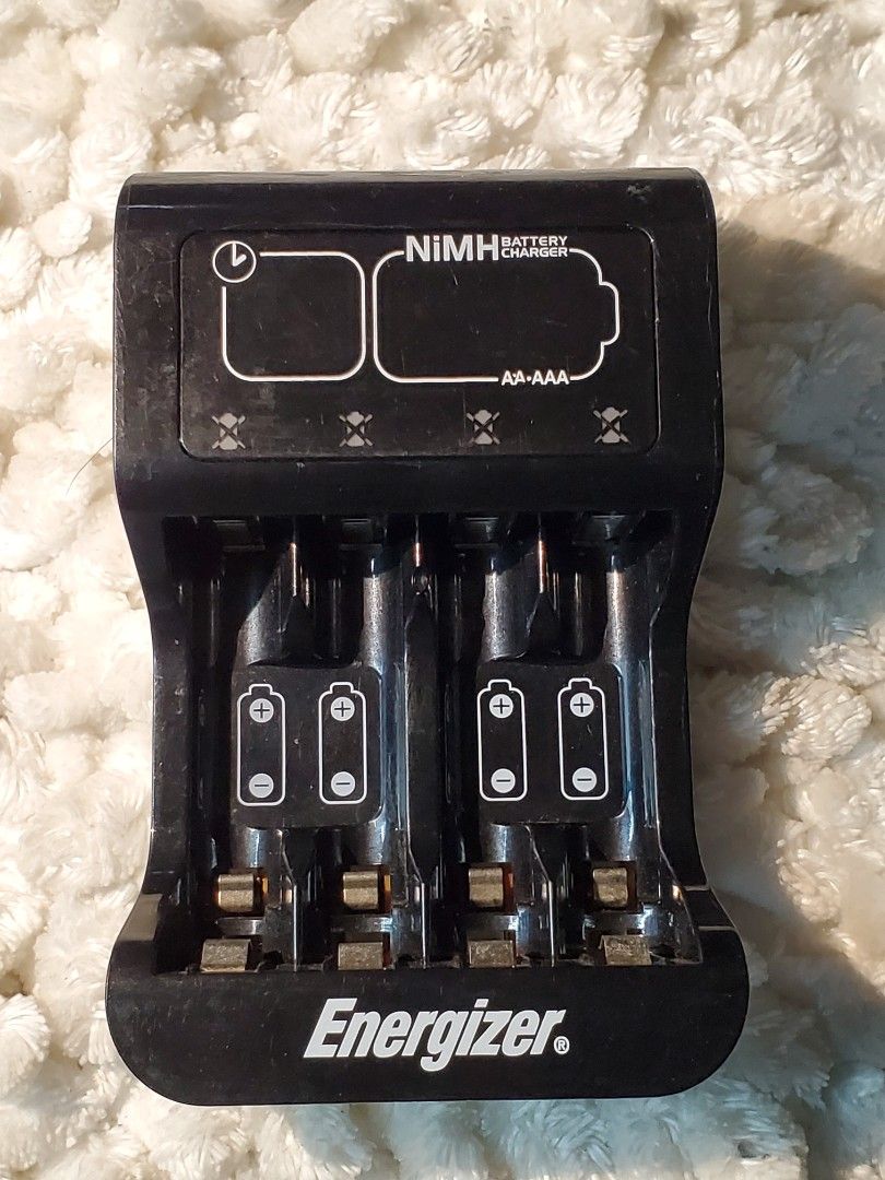 Energizer AAAAA Battery Charger CHP41US, Photography, Photography