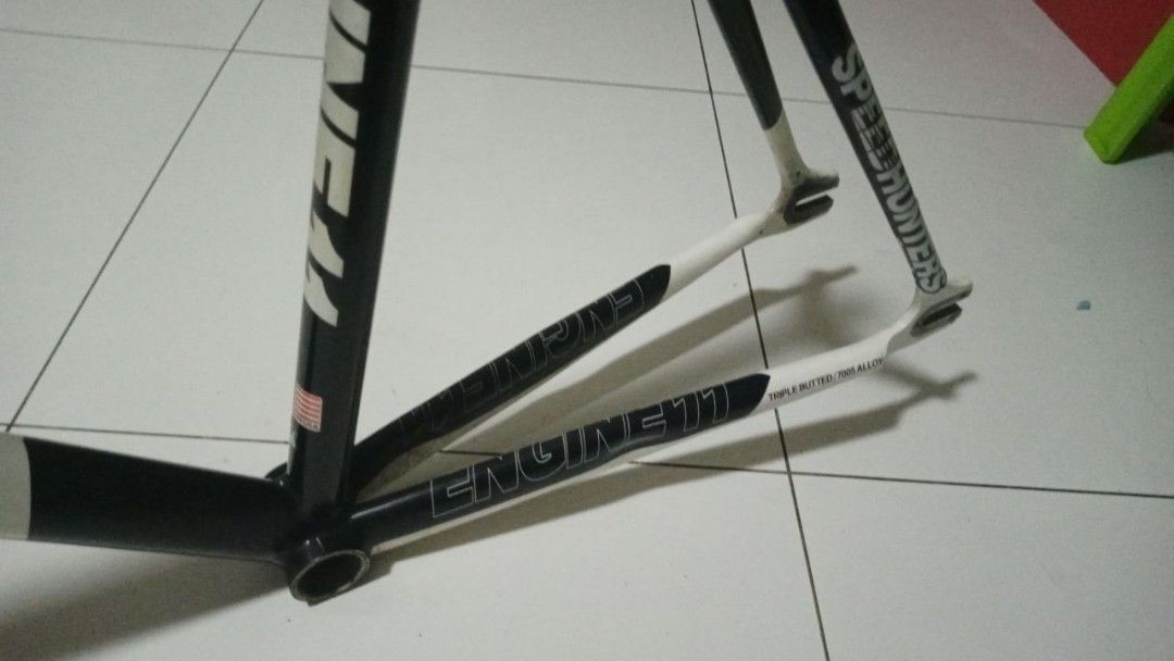 Engine 11 sprinter fixie frameset, Sports Equipment, Bicycles & Parts