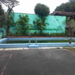 📣FOR SALE📣 487 sqm LOT with Bungalow and Swimming Pool in BF Homes Subdivision, Quezon City