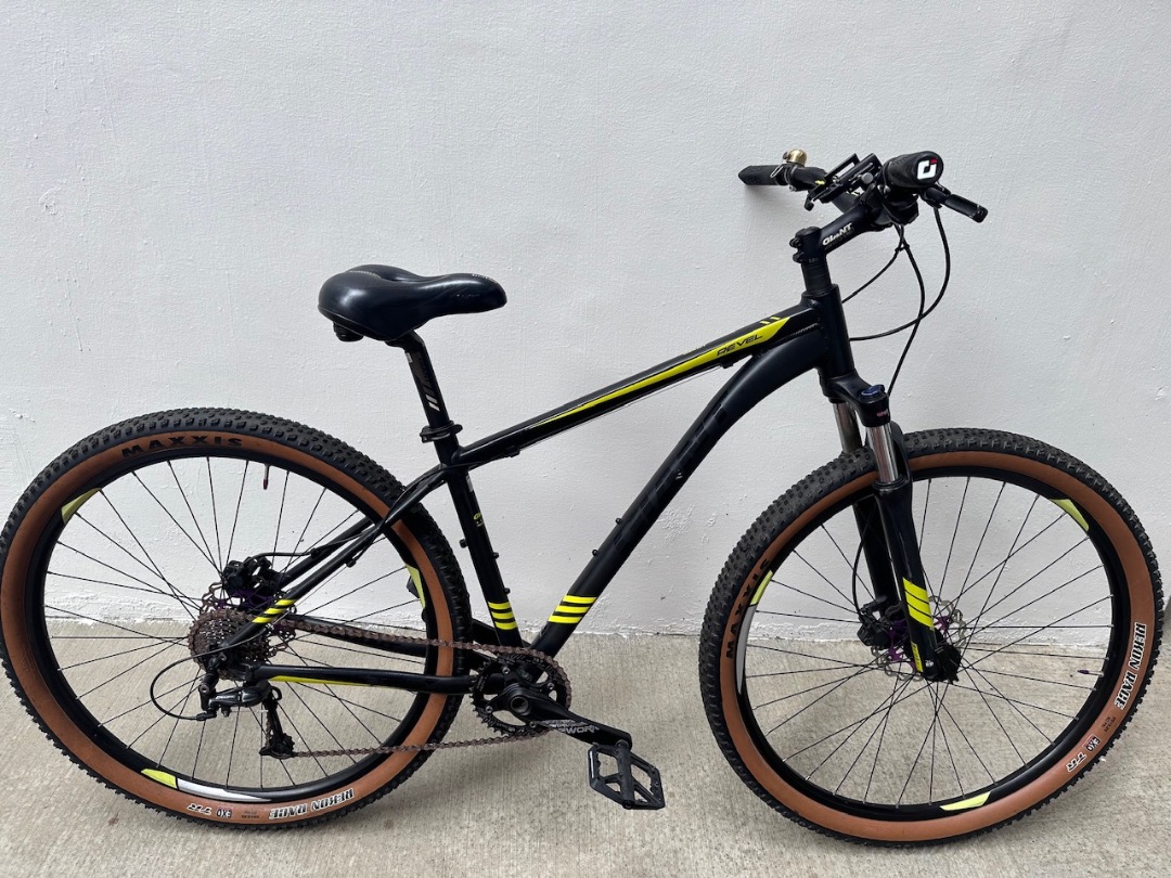 Giant revel 29er hardtail M size Sports Equipment Bicycles