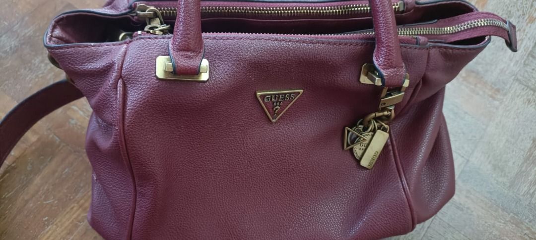 GUESS BAG Women s Fashion Bags Wallets Clutches on Carousell