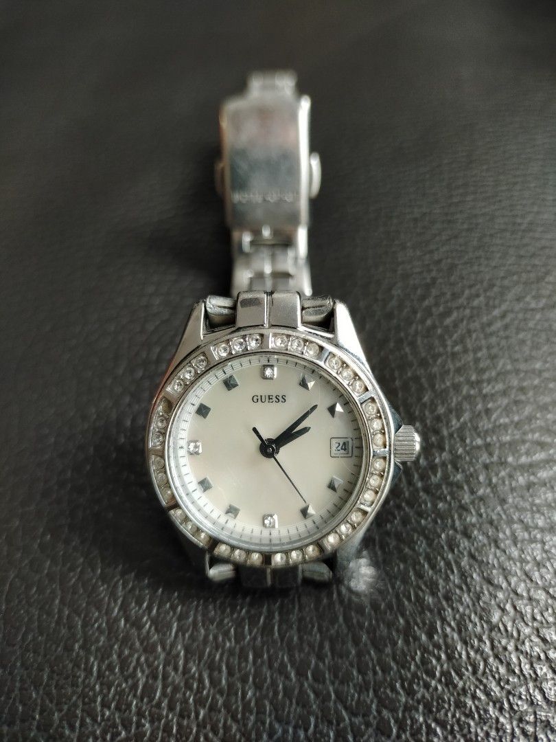 GUESS QUARTZ WATCH Women Selling Cheap At Only RM75 3332