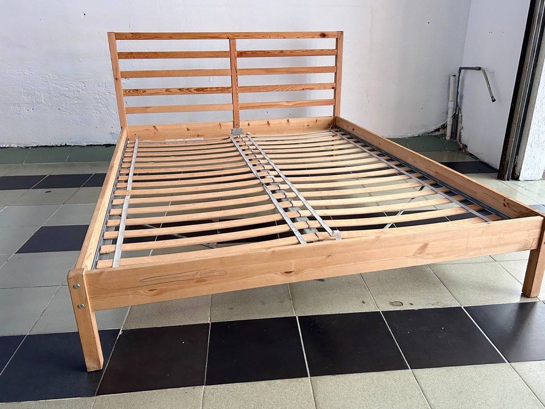 Tarva store queen bed