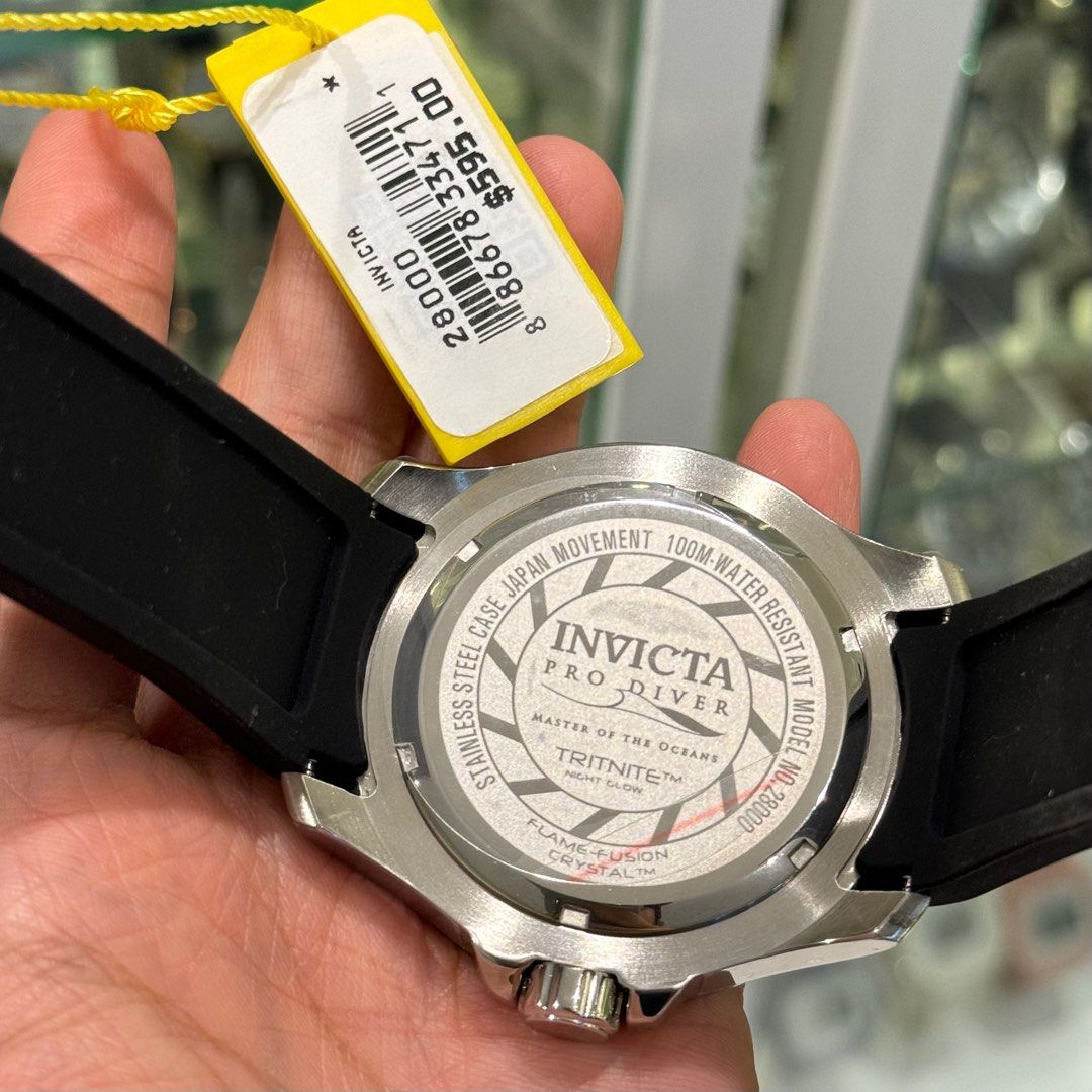 Invicta 28000 - Pro Diver Watch •