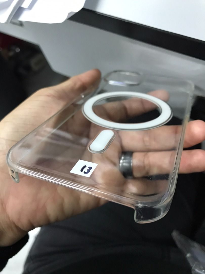 Iphone 13 Clear Case (Magsafe) (Category: Cases & Sleeves) located in Quezon City. Submitted by integrated-contractor (Listing ID 1261796739, Image 3). Description: Iphone 13 Clear Case (Magsafe) – Good as B-new Brand: Apple Issue slightly dents at lower right side of the case. Updated Price: 1,000.00 only Kindly text for inquiry 09088154577.