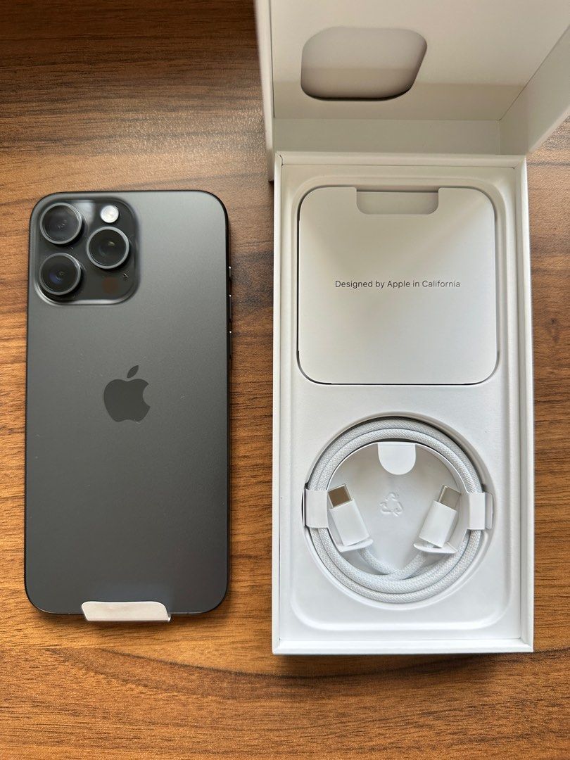 iPhone 15 Pro Max (Black Titanium) Unboxing 