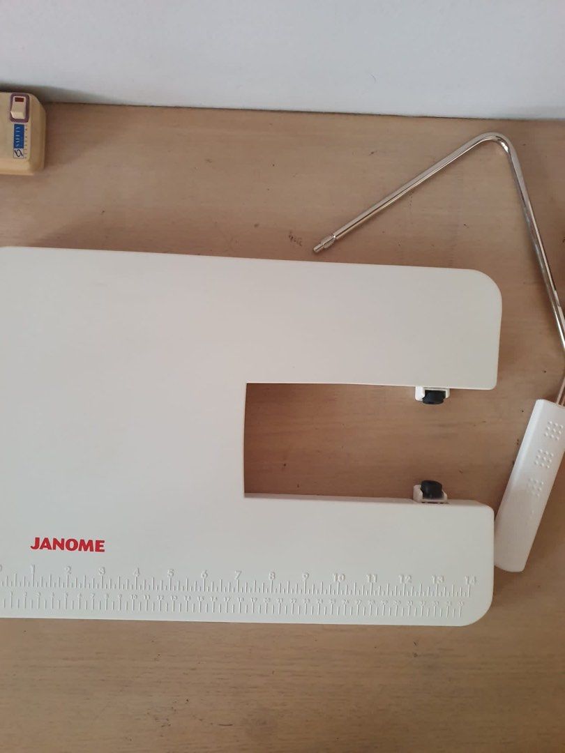 JANOME DC7100 Sewing Machine, Hobbies & Toys, Stationery & Craft, Craft