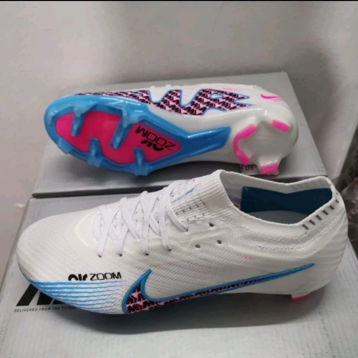 Kasut bola nike airzoom Men s Fashion Activewear on Carousell
