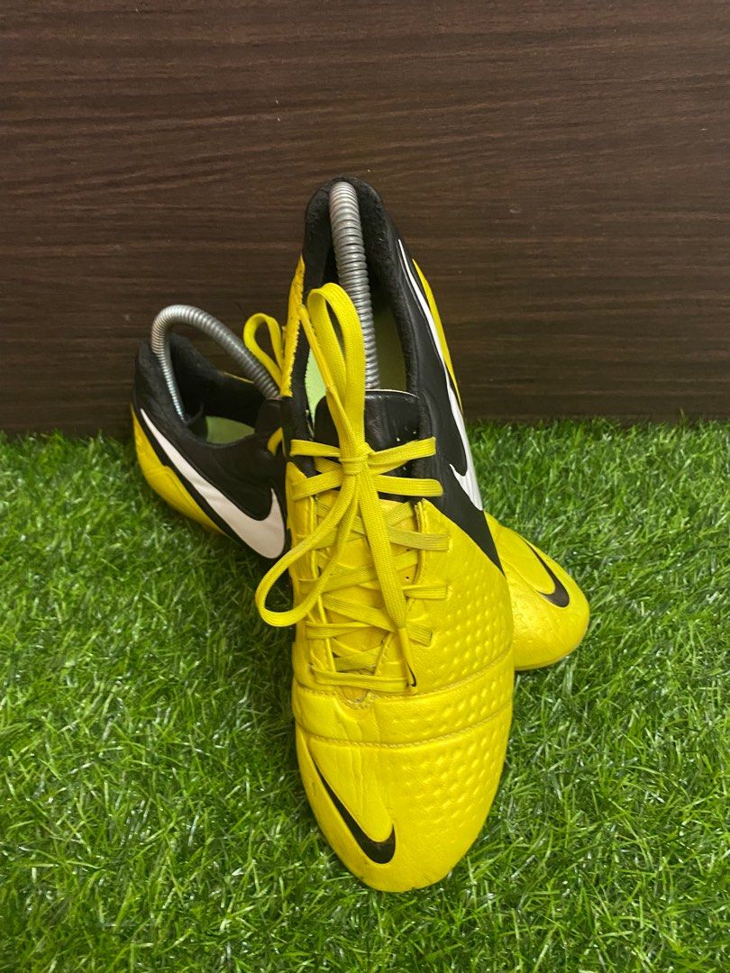 Nike ctr360 maestri iii acc hot sale
