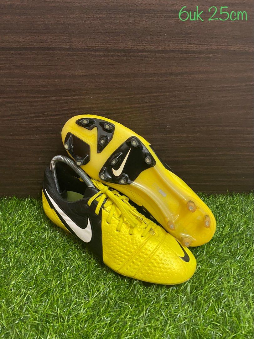 Nike ctr360 maestri iii acc hot sale