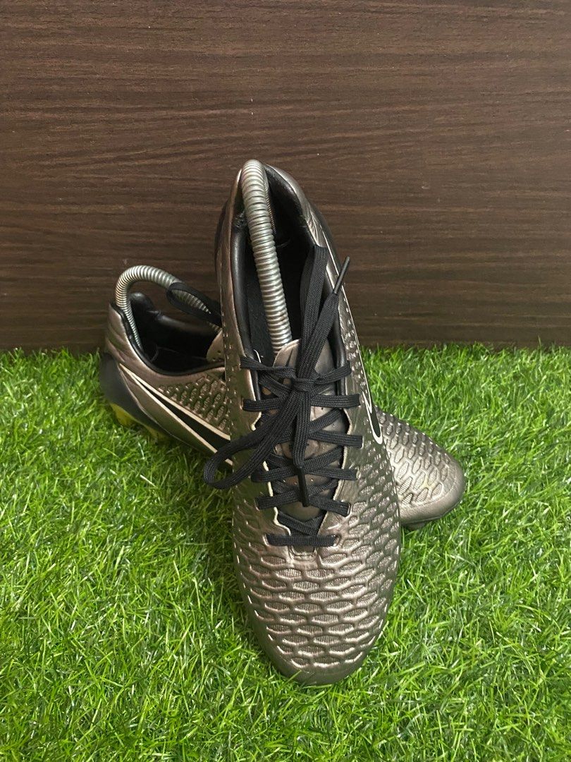Kasut bola nike magista top