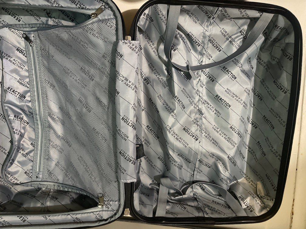 Cole luggage, Hobbies & Toys, Travel, Luggage on Carousell