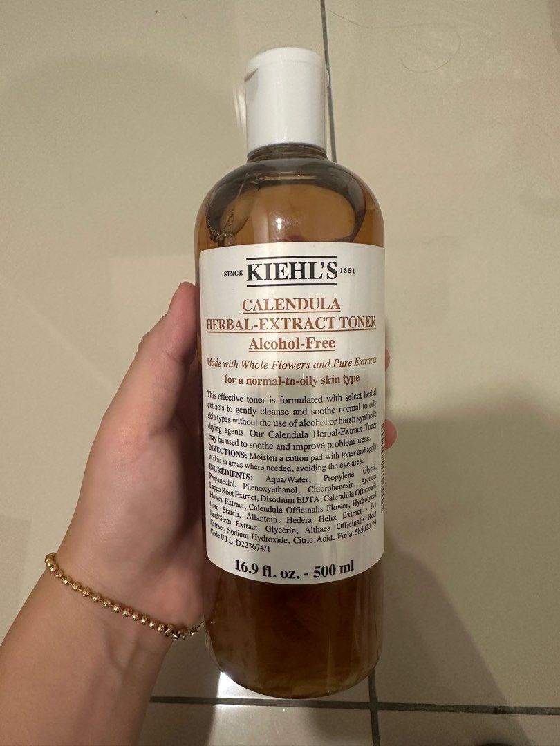 Calendula toner top