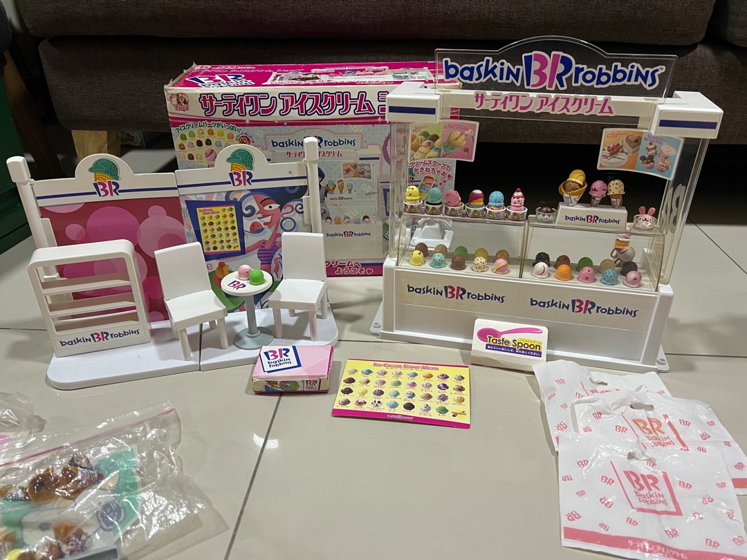 Licca Baskin Robbin playset
