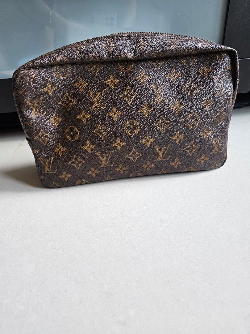 louis vuitton bag unisex