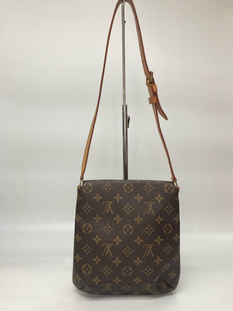 Louis Vuitton LV Trousse Pochette Shoulder Bag, Luxury, Bags & Wallets on  Carousell