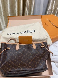 Louis Vuitton Black Epi Leather Bagatelle Shoulder Bag.  Luxury, Lot  #56277