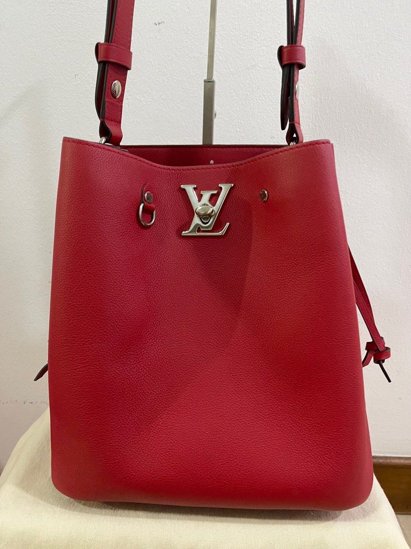 Lockme bucket leather handbag Louis Vuitton Red in Leather - 36205037