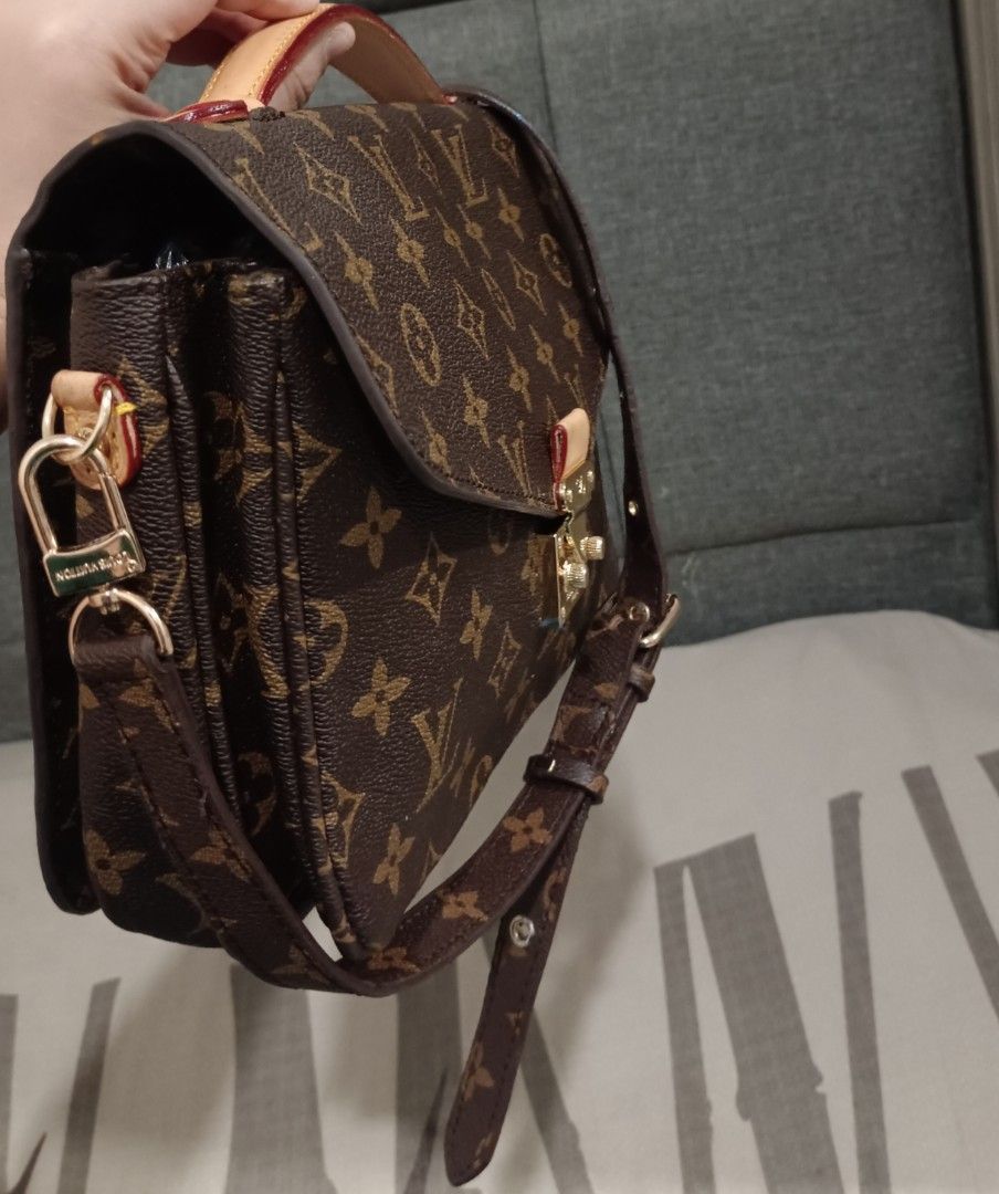 Replica Louis Vuitton Pochette Metis East West M44875