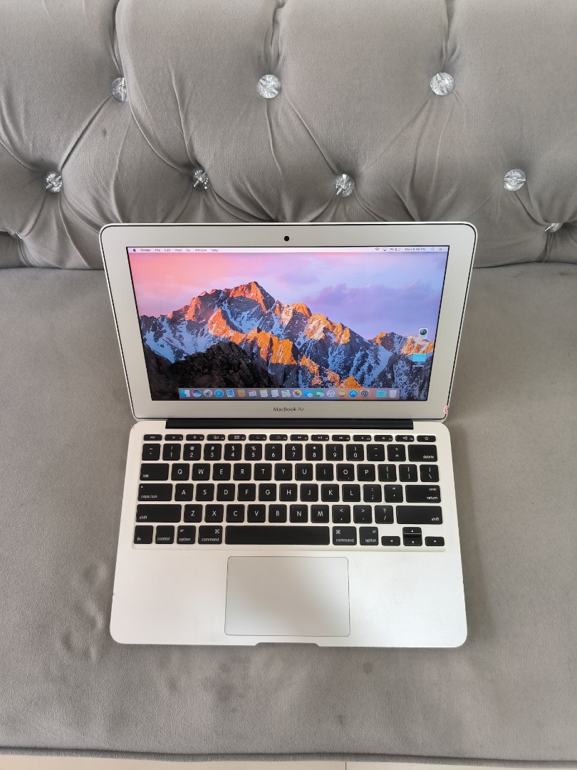 MacBook Air ( 11-inch,Early 2014 ), Elektronik, Komputer, Laptop