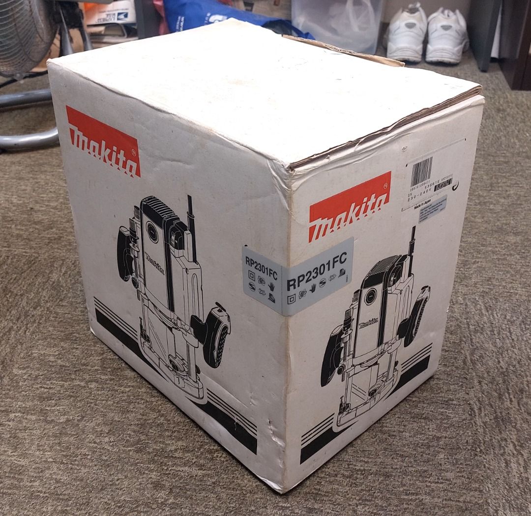 Makita RP2301FC 1 2 inch 2.1kW Plunge Type Router Furniture